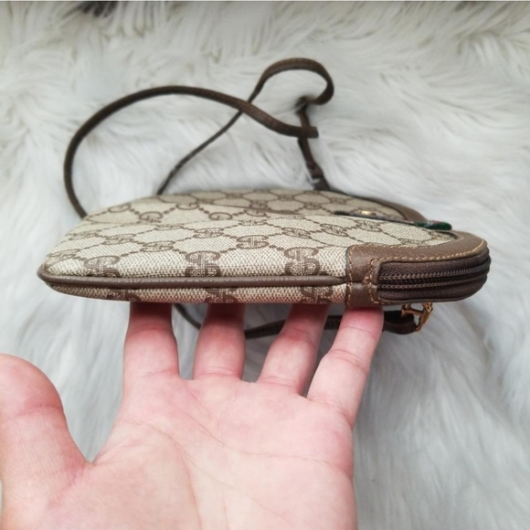 Authentic Vintage Gucci GG Monogram Ophidia Clutch - Picture 5 of 12